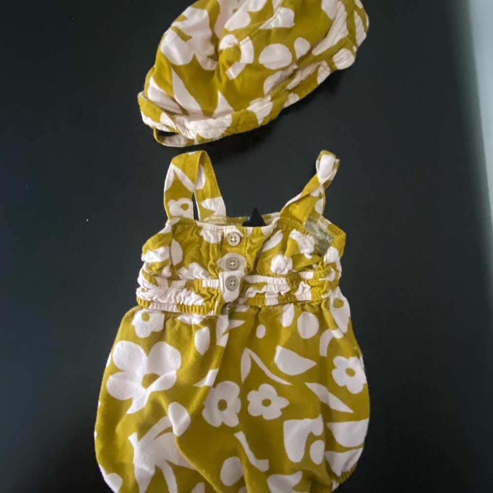 Volcom 3-6 Month Baby Floral Hat and Romper Set